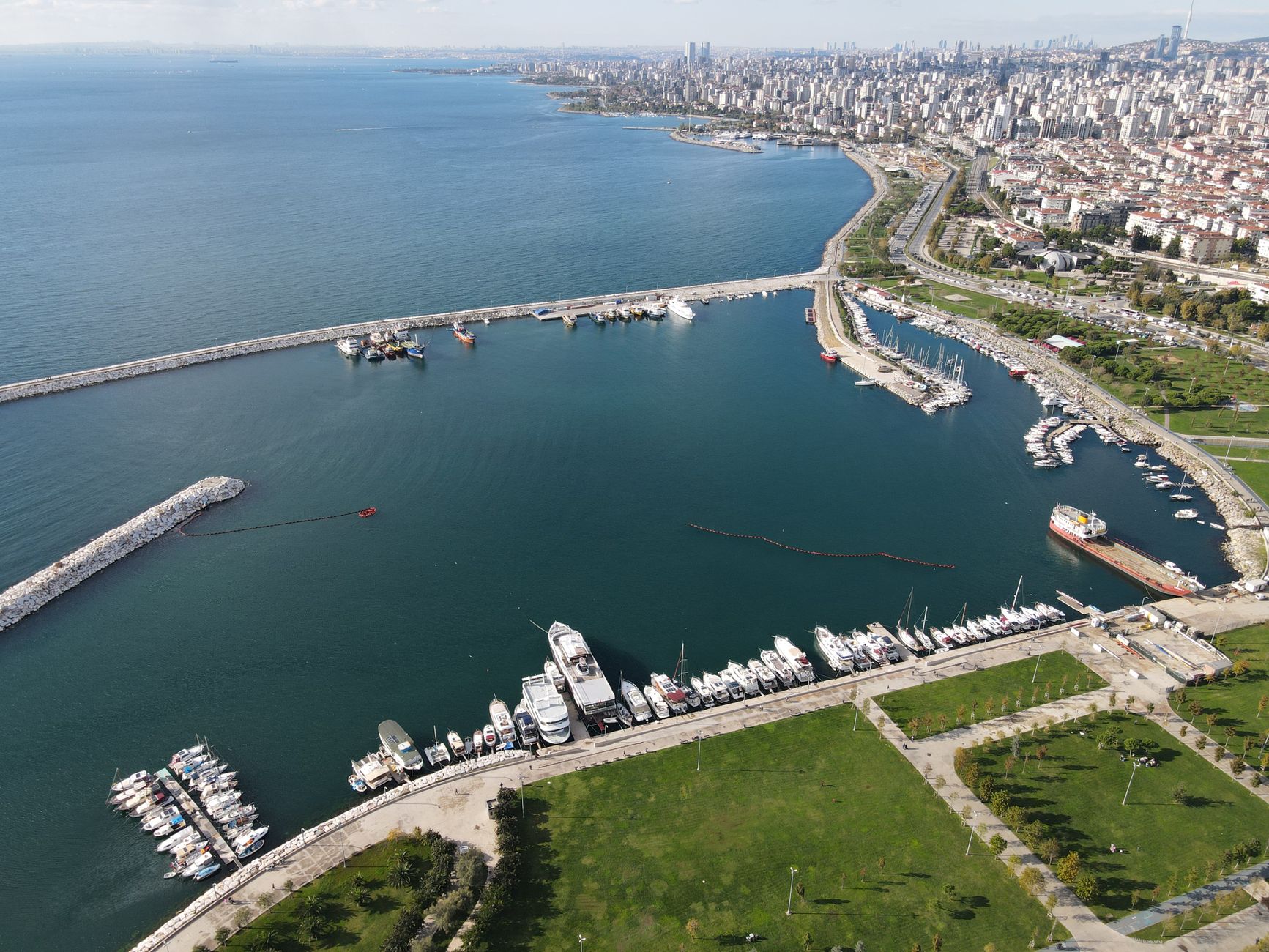 Aerial shot of a marina with yachts in Istanbul, Turkey, showcasing the skyline and sea. — The premier venue for real-money c